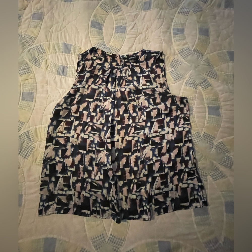 Nine West sheer dress tank with keyhole back size Xl.